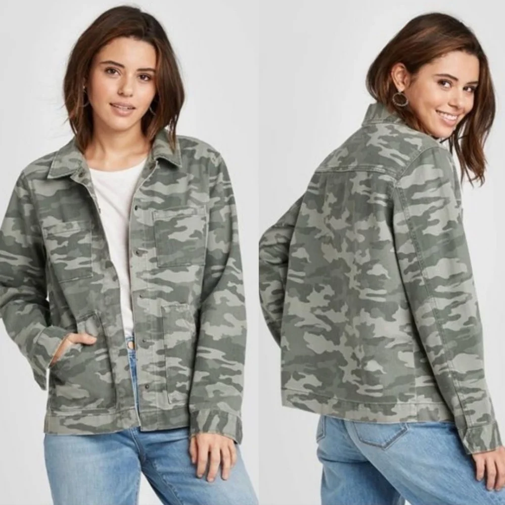 NWT UNIVERSAL THREAD CAMO JACKET